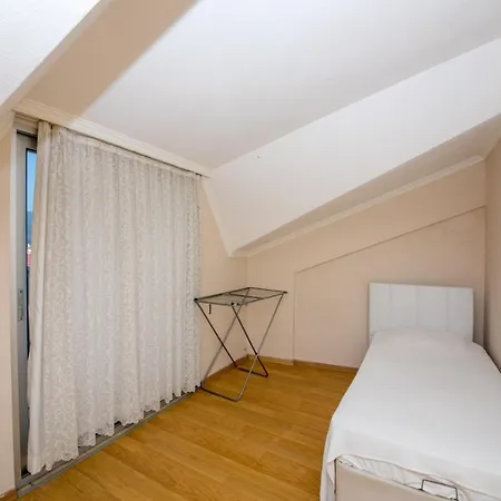 Cardak Duplex Sea View 아파트 *